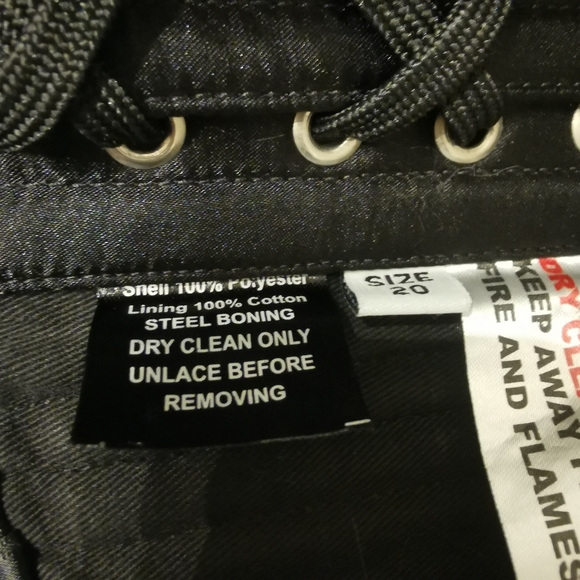 SOLD High Quality Real Corset with Steel Boning in size 20 - Picture 2 of 7